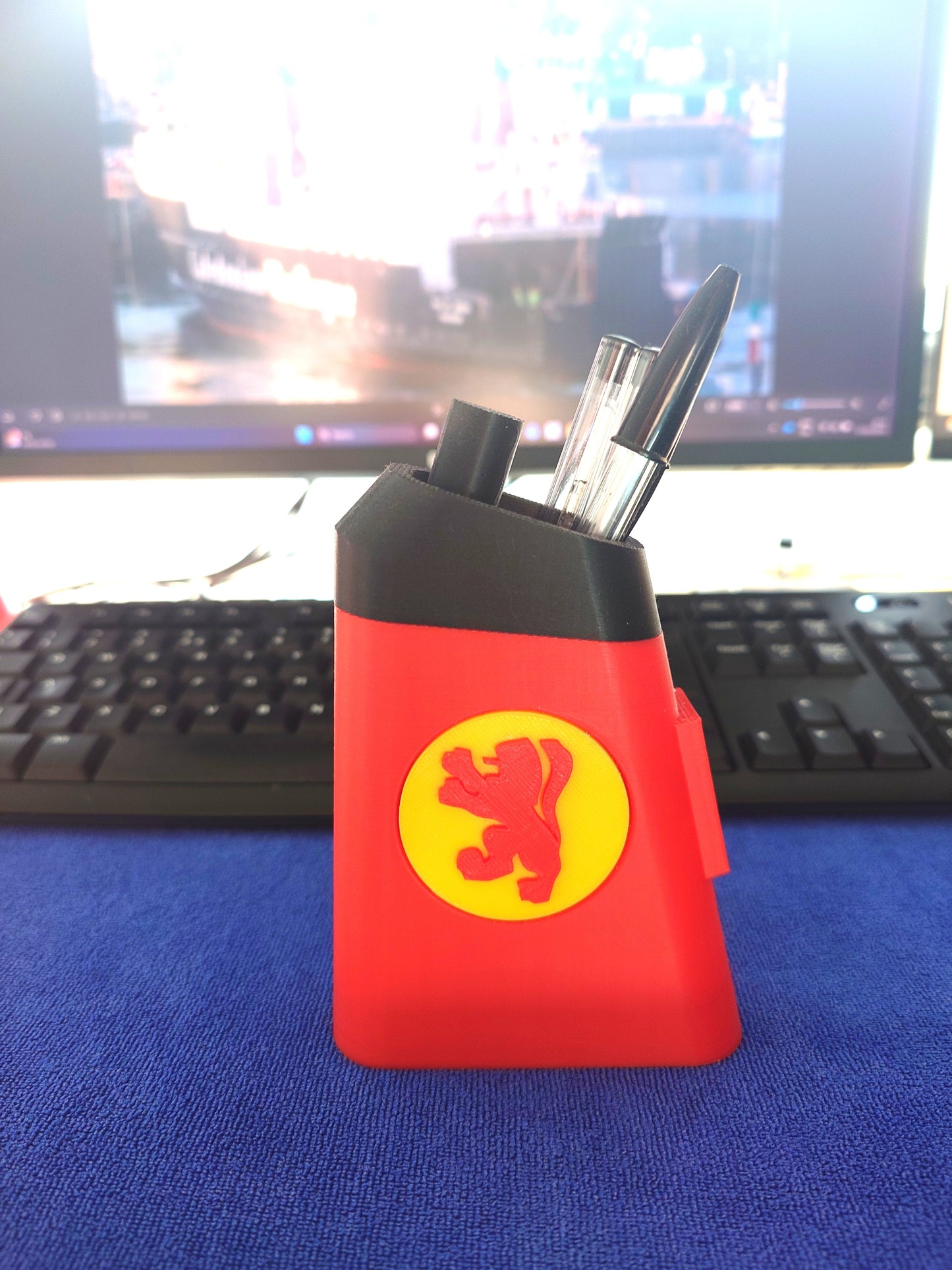 MV Isle of Arran Funnel Pen Holder